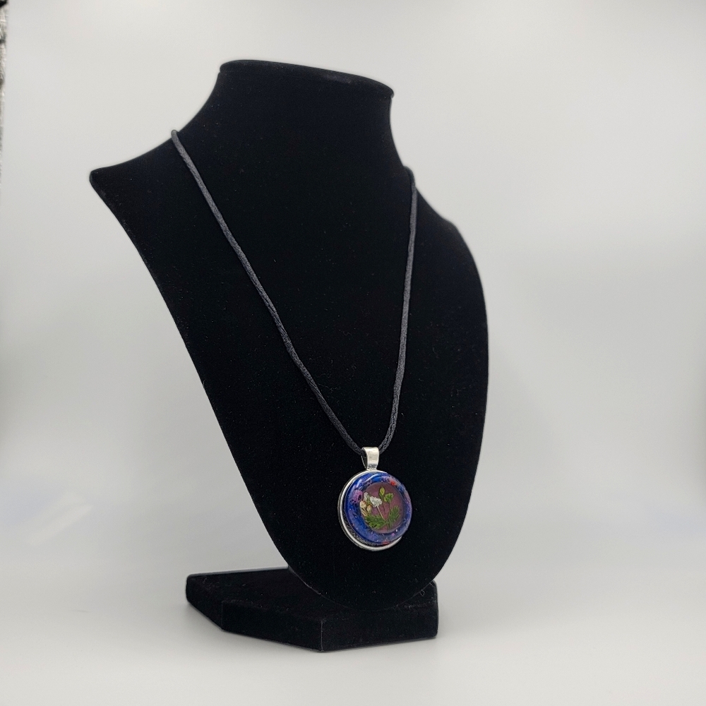 Handmade Window Necklace - Picture 6 of 6